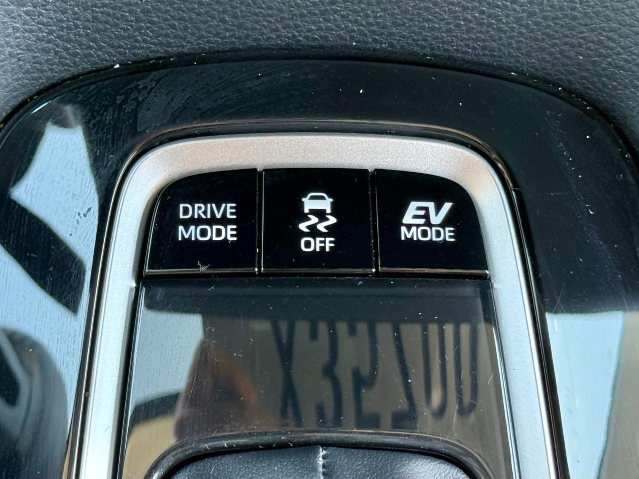 Toyota Corolla Hybrid LE FWD (Natl) 2023