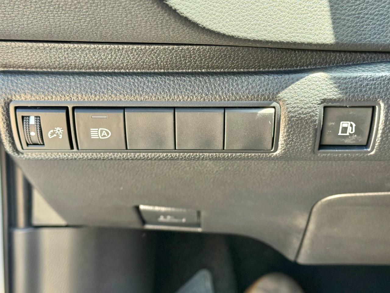 Toyota Corolla Hybrid LE FWD (Natl) 2023