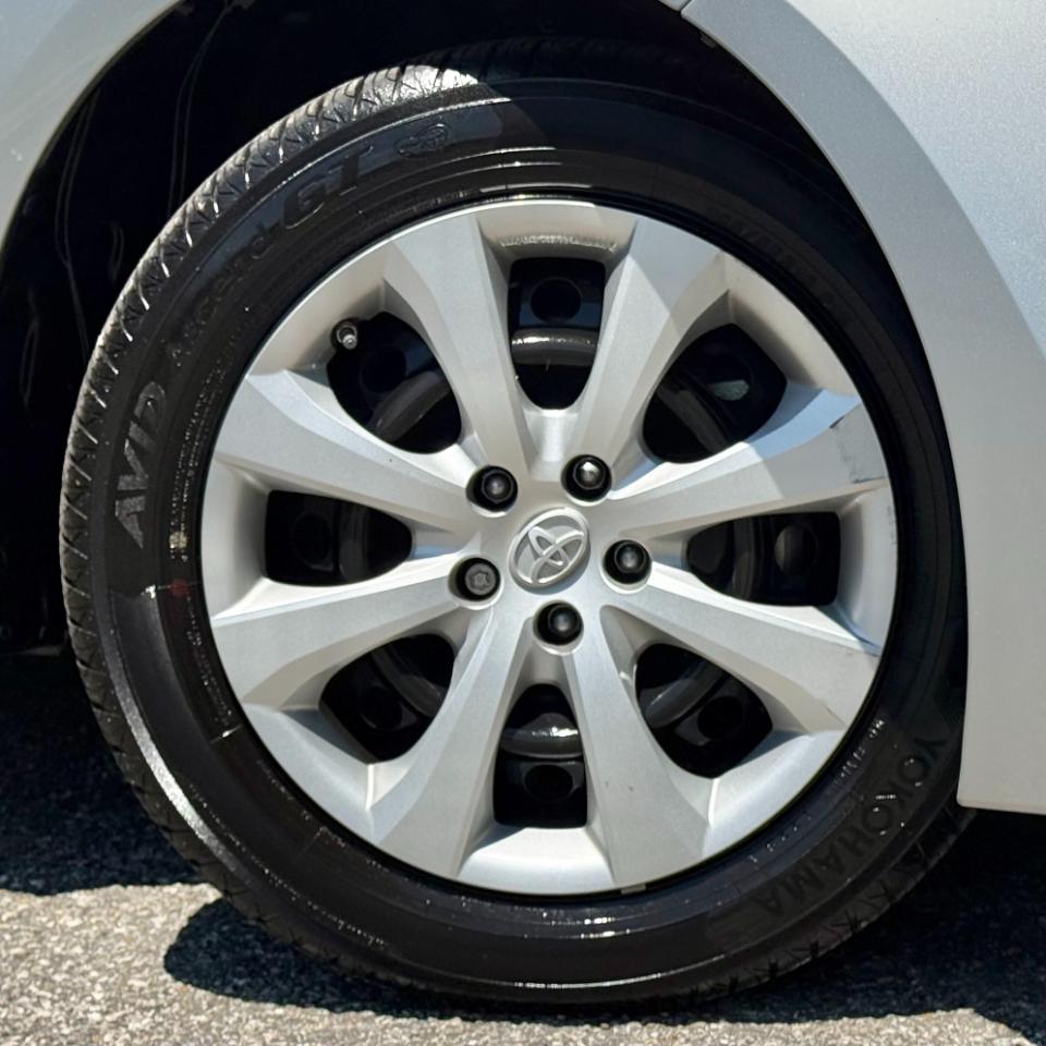 Toyota Corolla Hybrid LE FWD (Natl) 2023