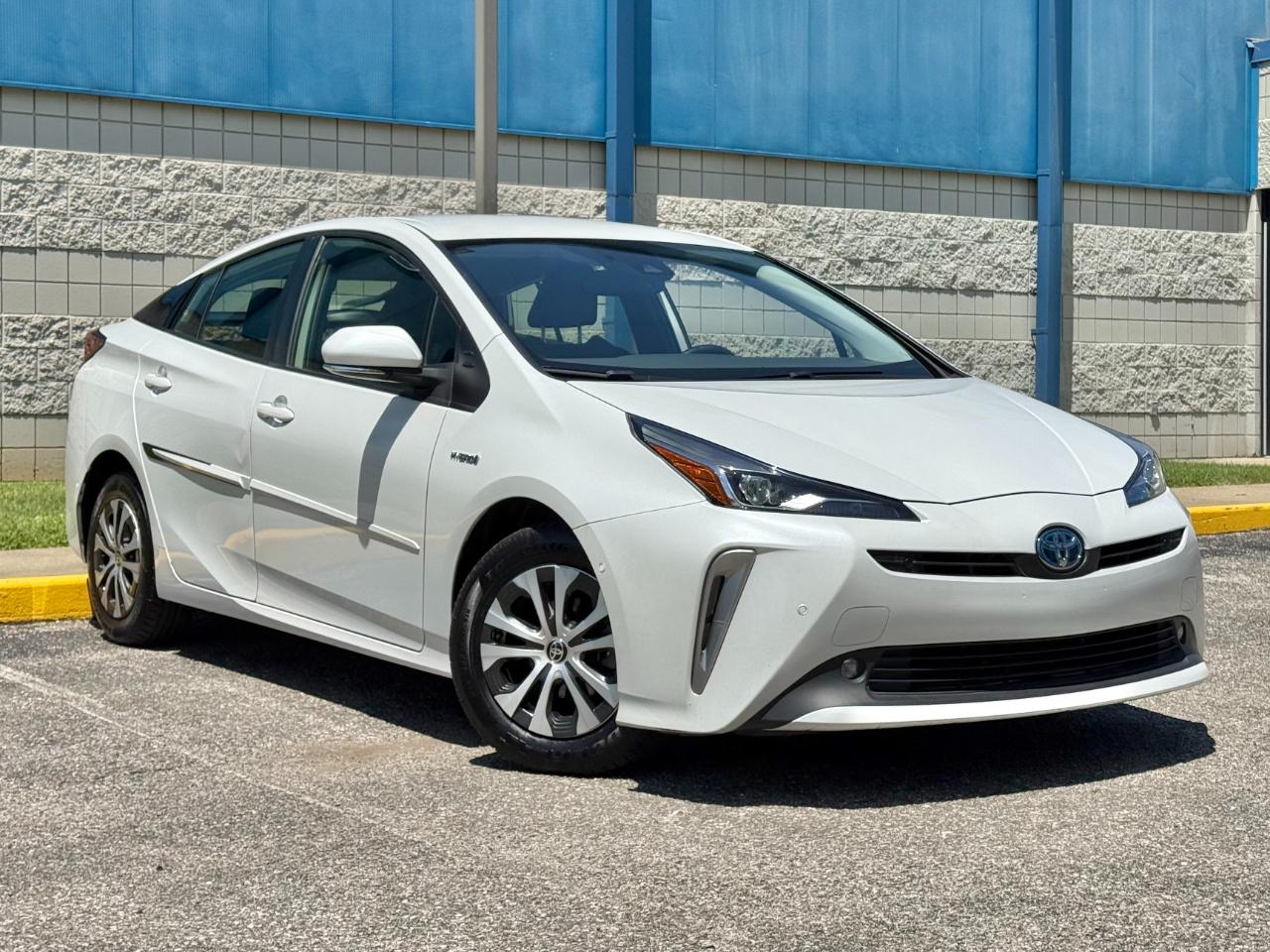 Toyota Prius XLE AWD-e (Natl) 2021