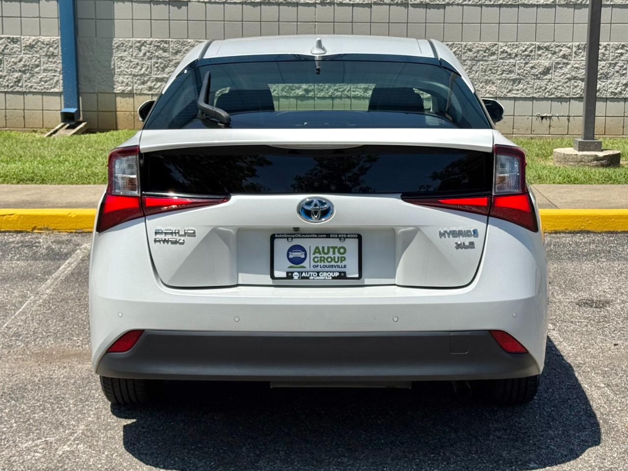 Toyota Prius XLE AWD-e (Natl) 2021