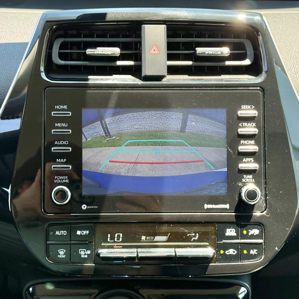 Toyota Prius XLE AWD-e (Natl) 2021