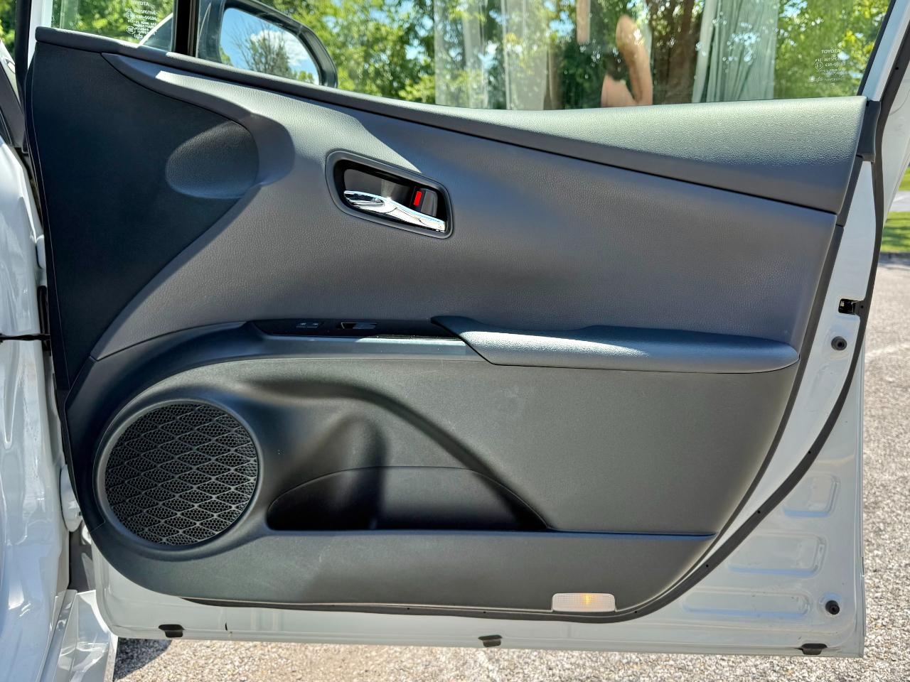 Toyota Prius XLE AWD-e (Natl) 2021