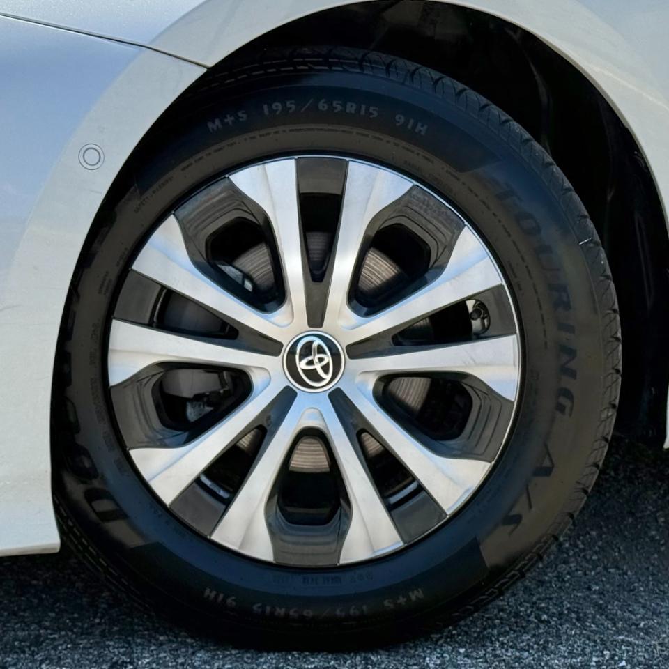 Toyota Prius XLE AWD-e (Natl) 2021