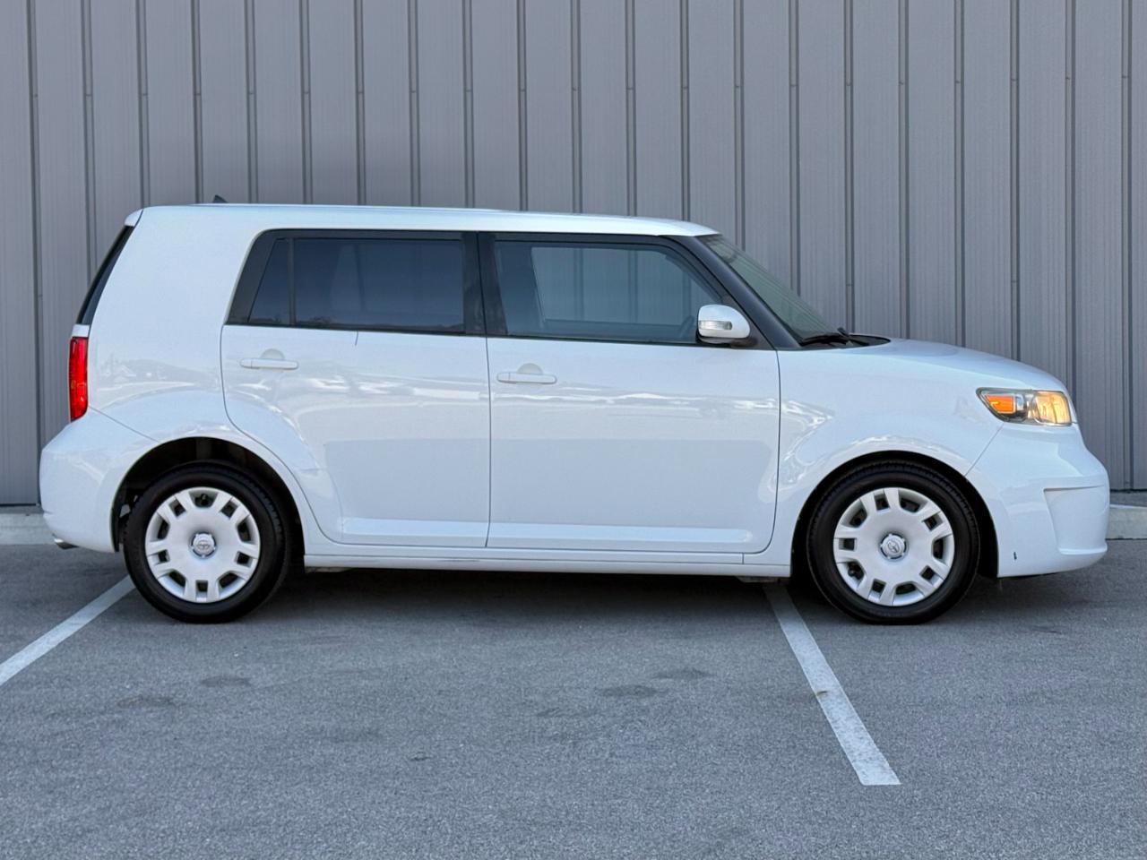 Scion xB 5dr Wgn Auto (Natl) 2009