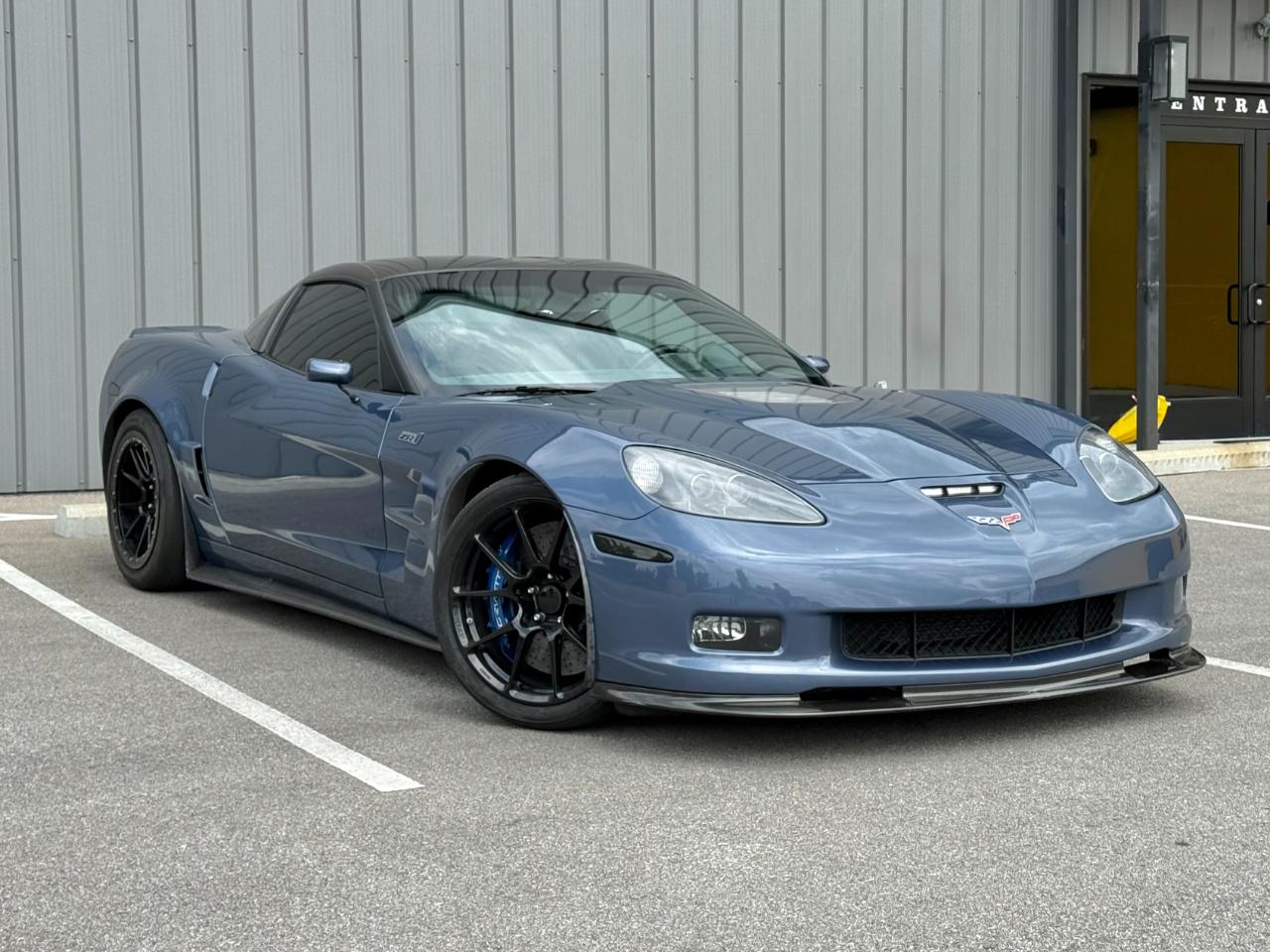 Chevrolet Corvette 2dr Cpe ZR1 w/3ZR 2011