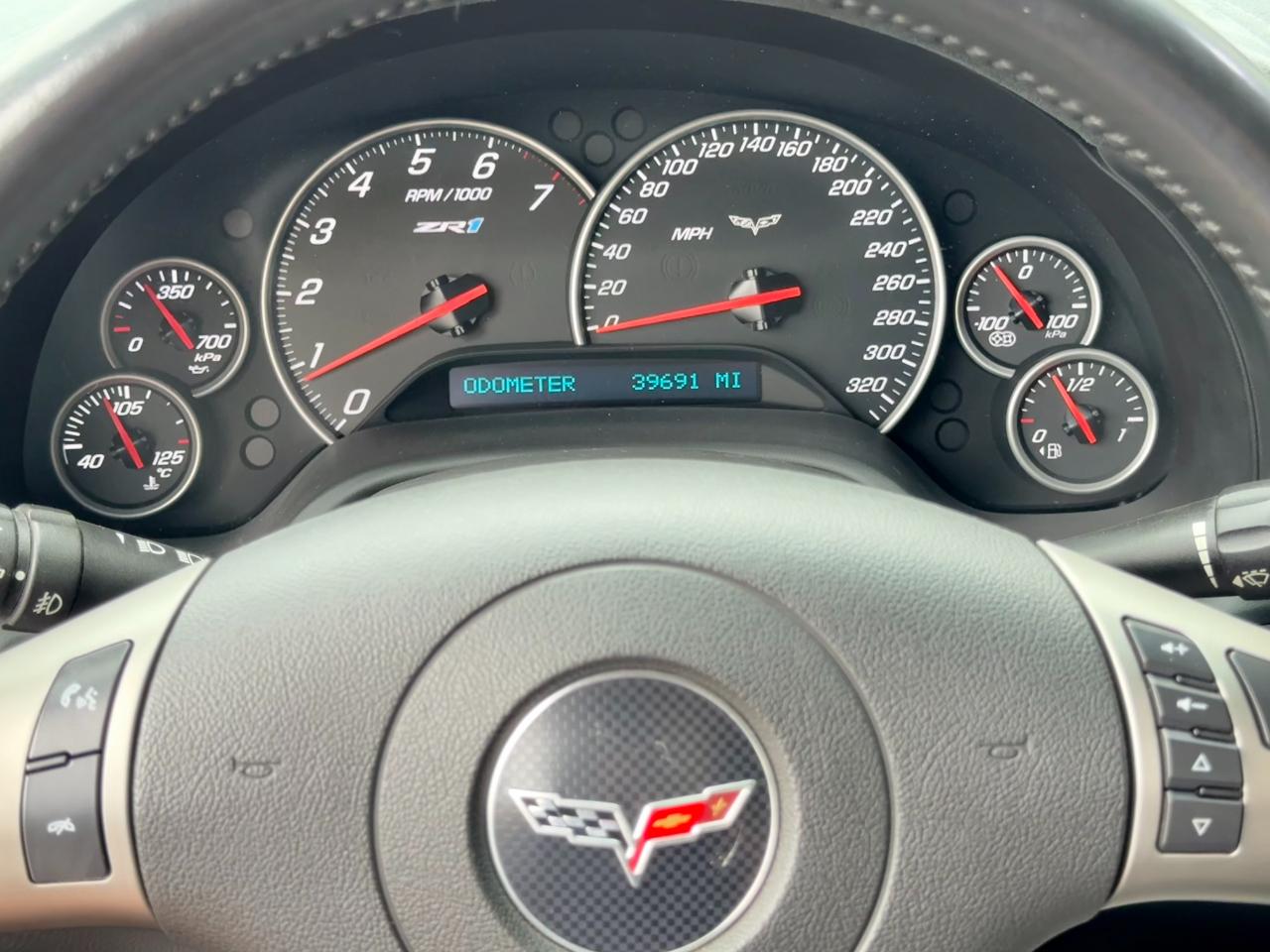 Chevrolet Corvette 2dr Cpe ZR1 w/3ZR 2011