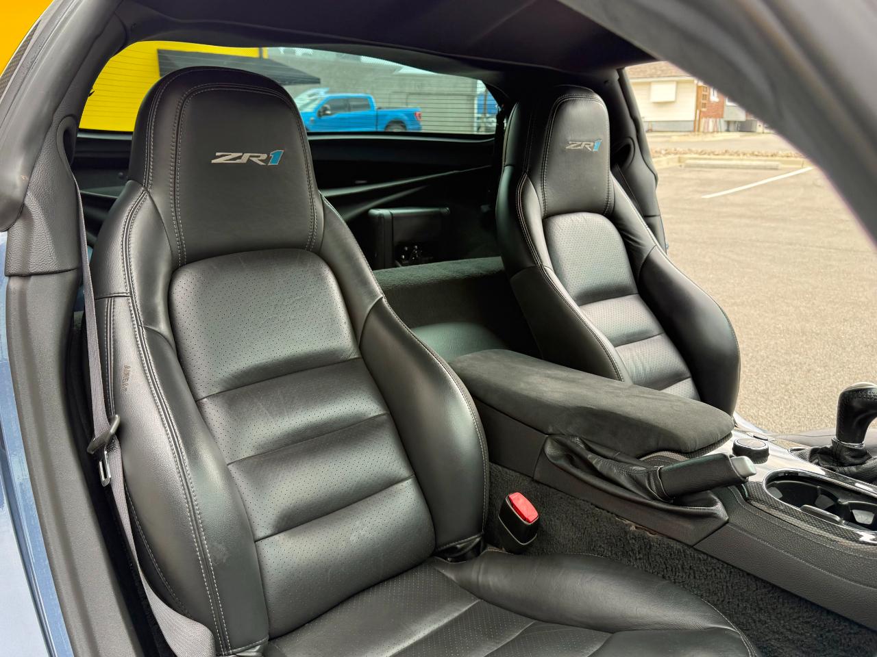 Chevrolet Corvette 2dr Cpe ZR1 w/3ZR 2011