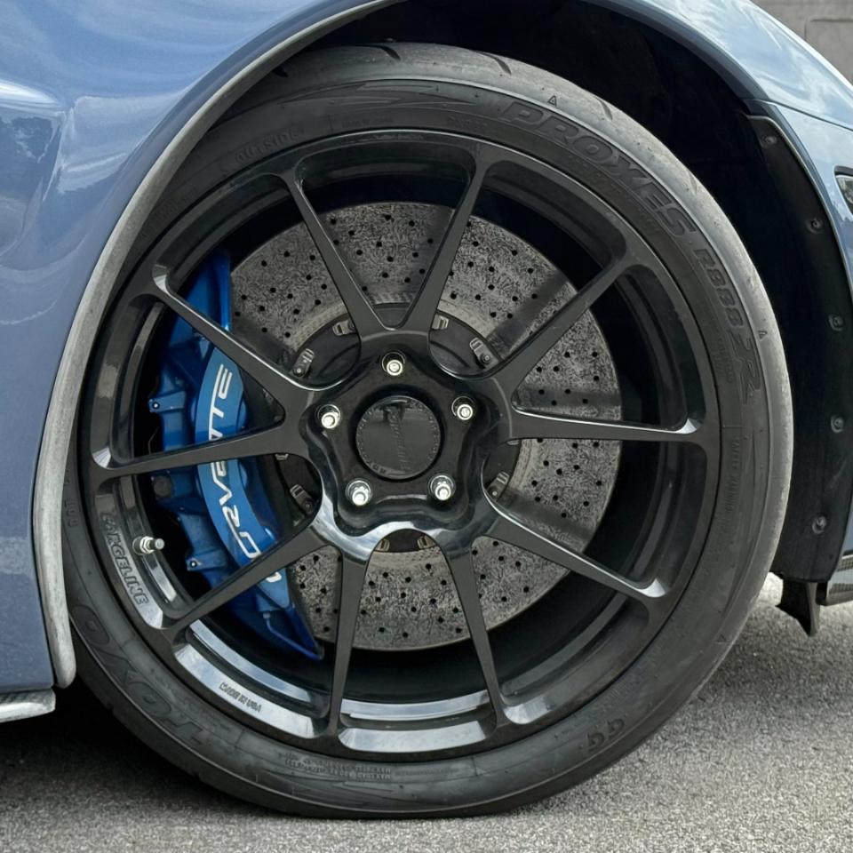 Chevrolet Corvette 2dr Cpe ZR1 w/3ZR 2011