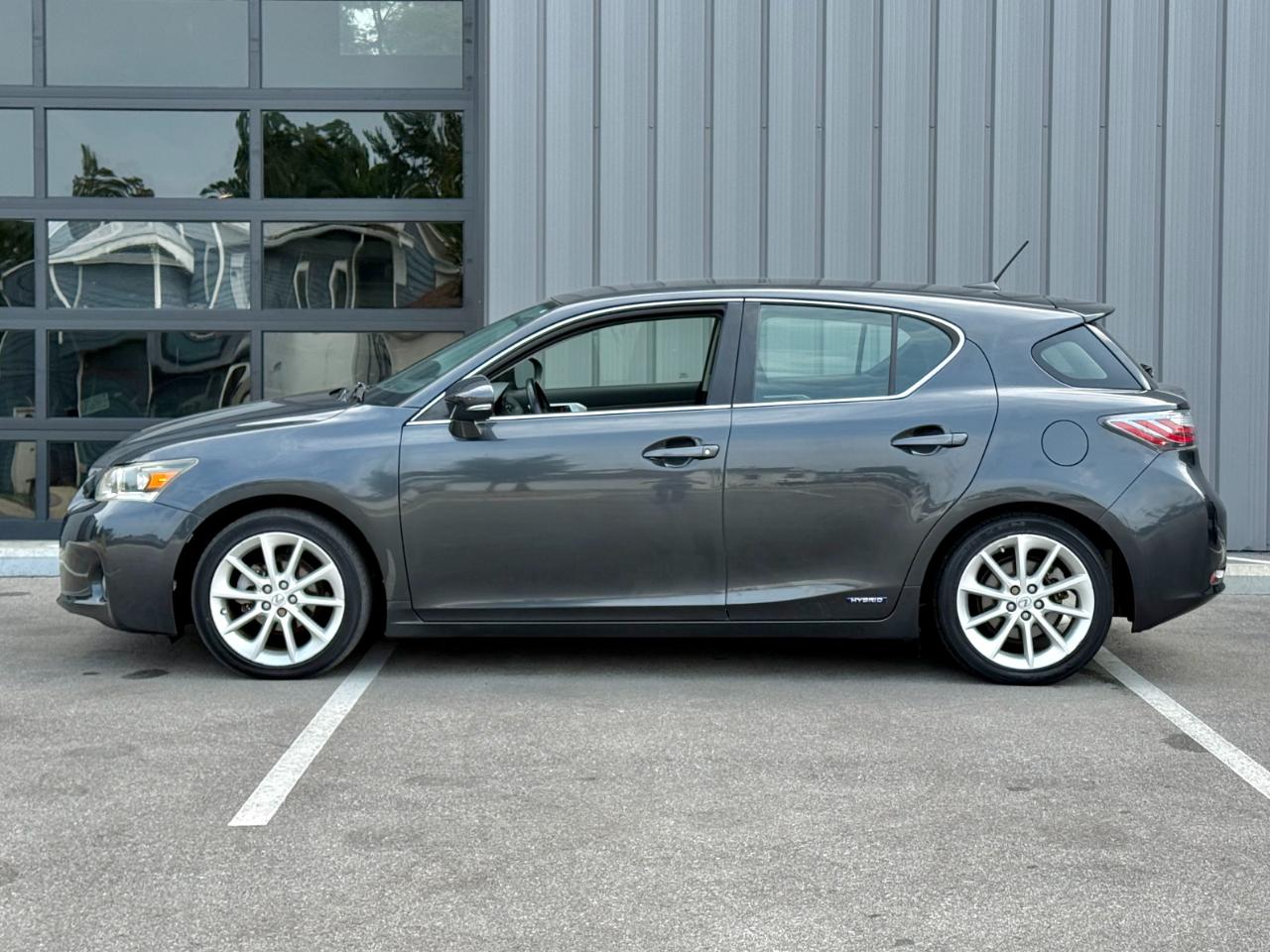 Lexus CT 200h FWD 4dr Hybrid 2011