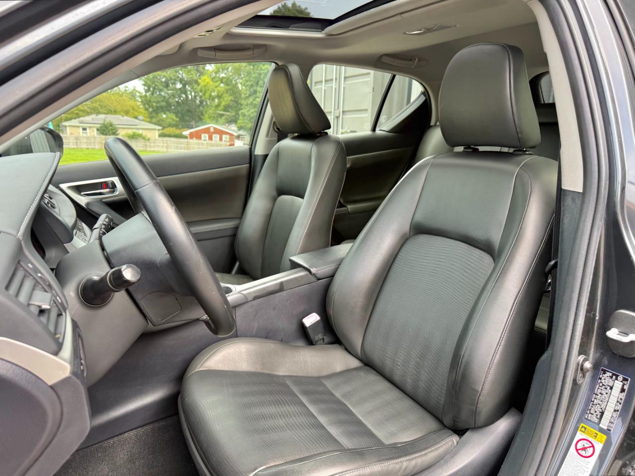 Lexus CT 200h FWD 4dr Hybrid 2011