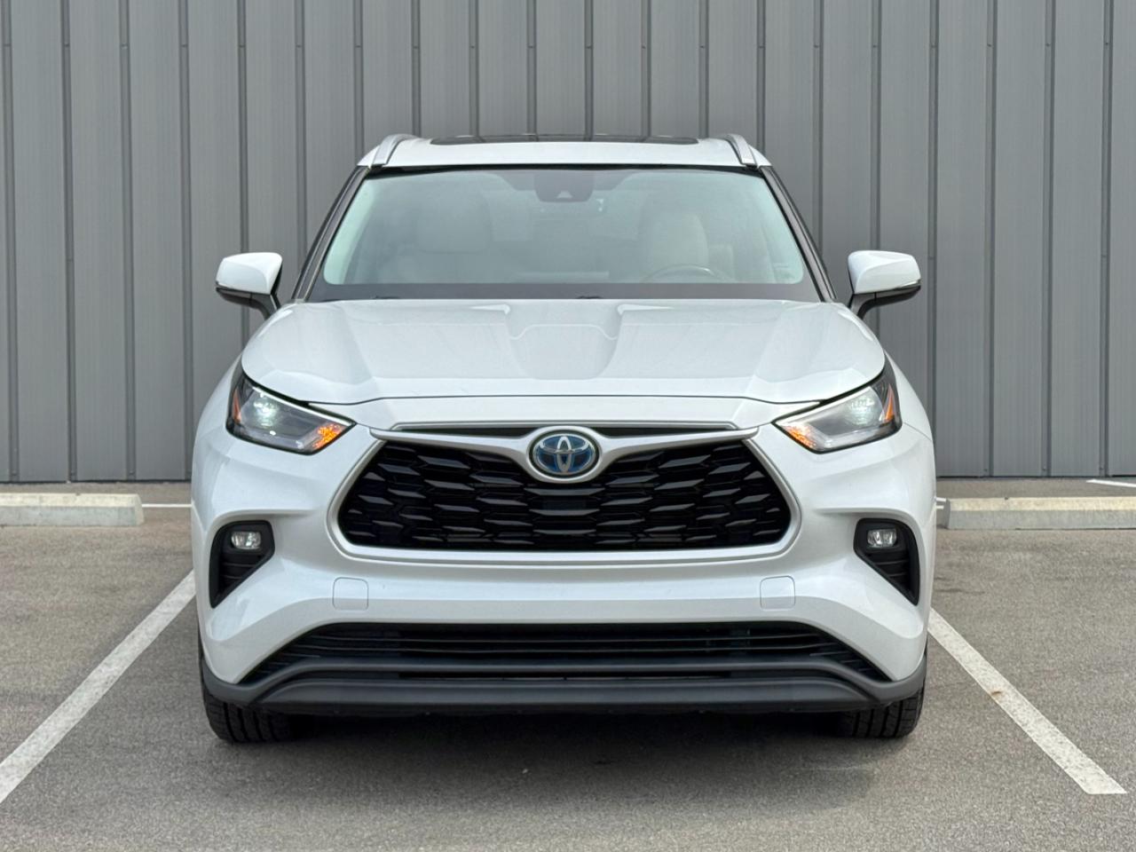 Toyota Highlander Hybrid XLE FWD (Natl) 2022