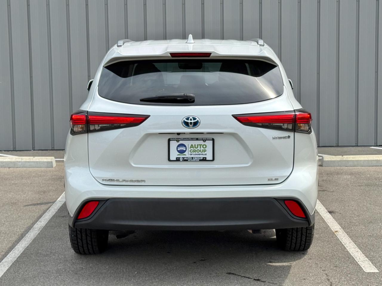 Toyota Highlander Hybrid XLE FWD (Natl) 2022