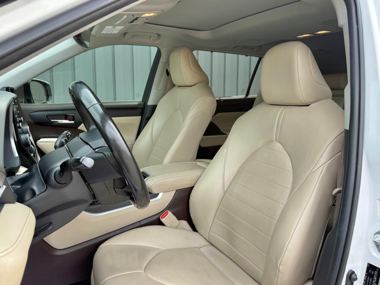 Toyota Highlander Hybrid XLE FWD (Natl) 2022