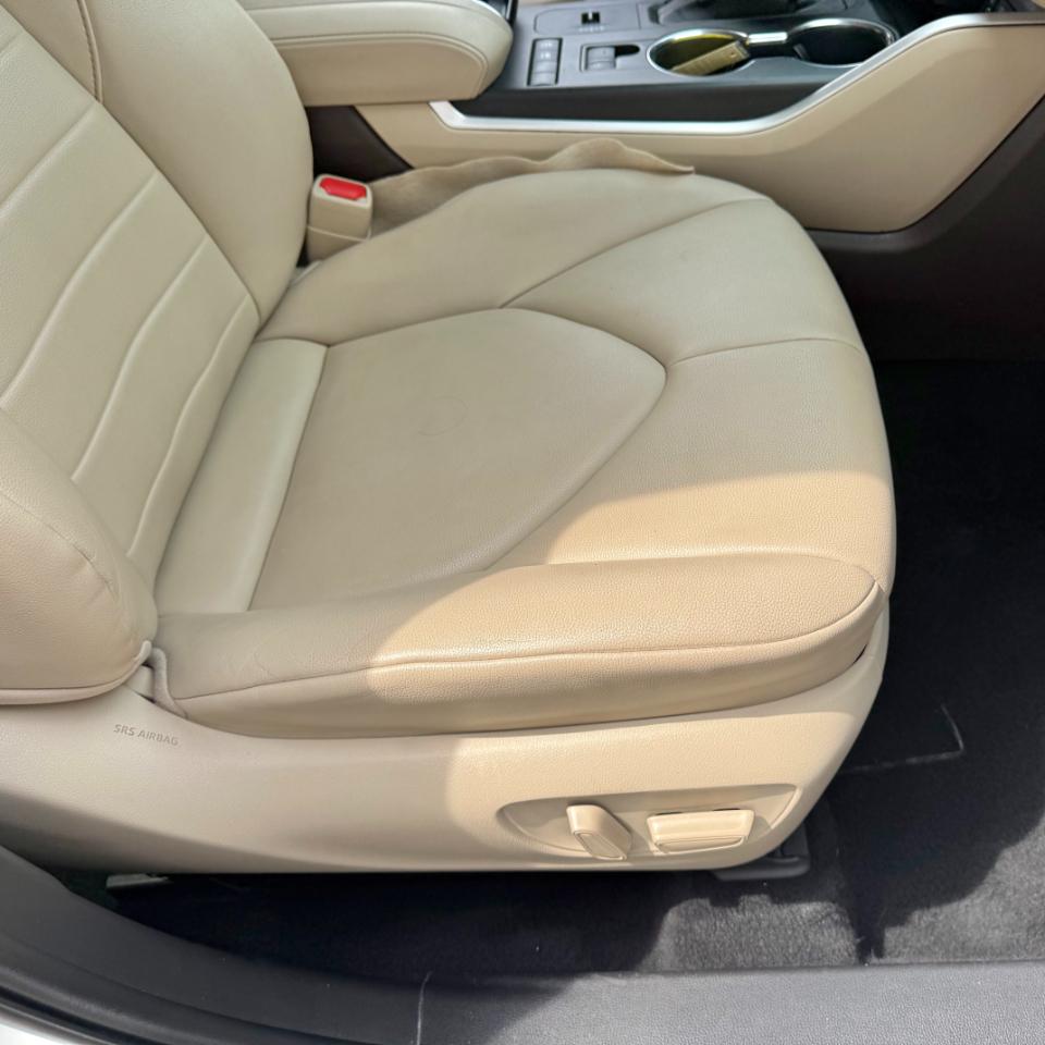 Toyota Highlander Hybrid XLE FWD (Natl) 2022