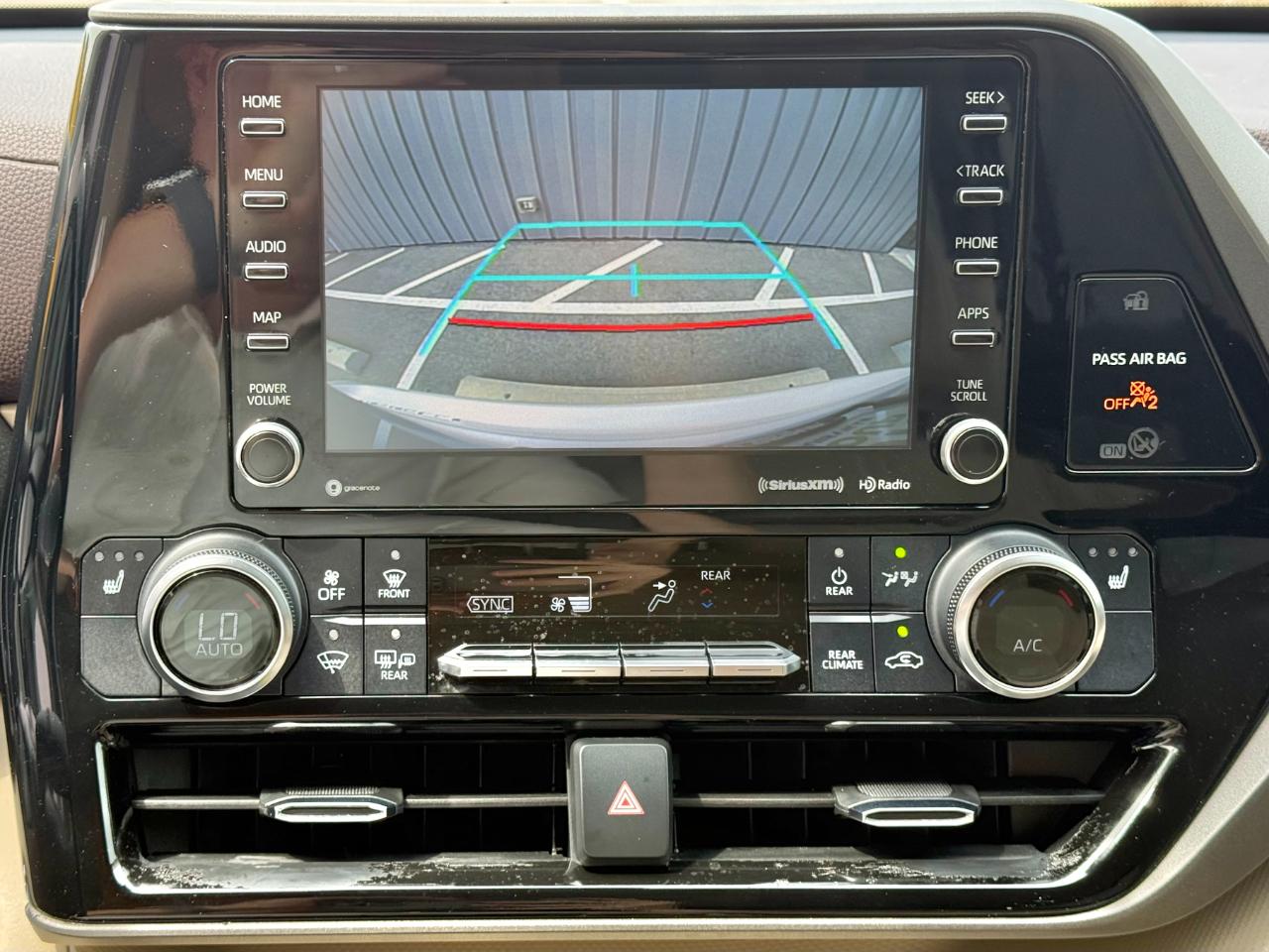 Toyota Highlander Hybrid XLE FWD (Natl) 2022