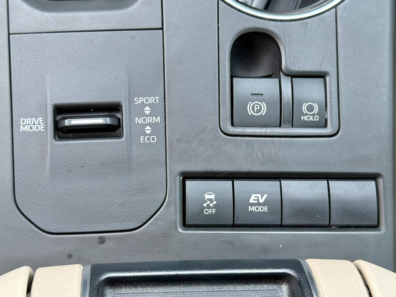Toyota Highlander Hybrid XLE FWD (Natl) 2022