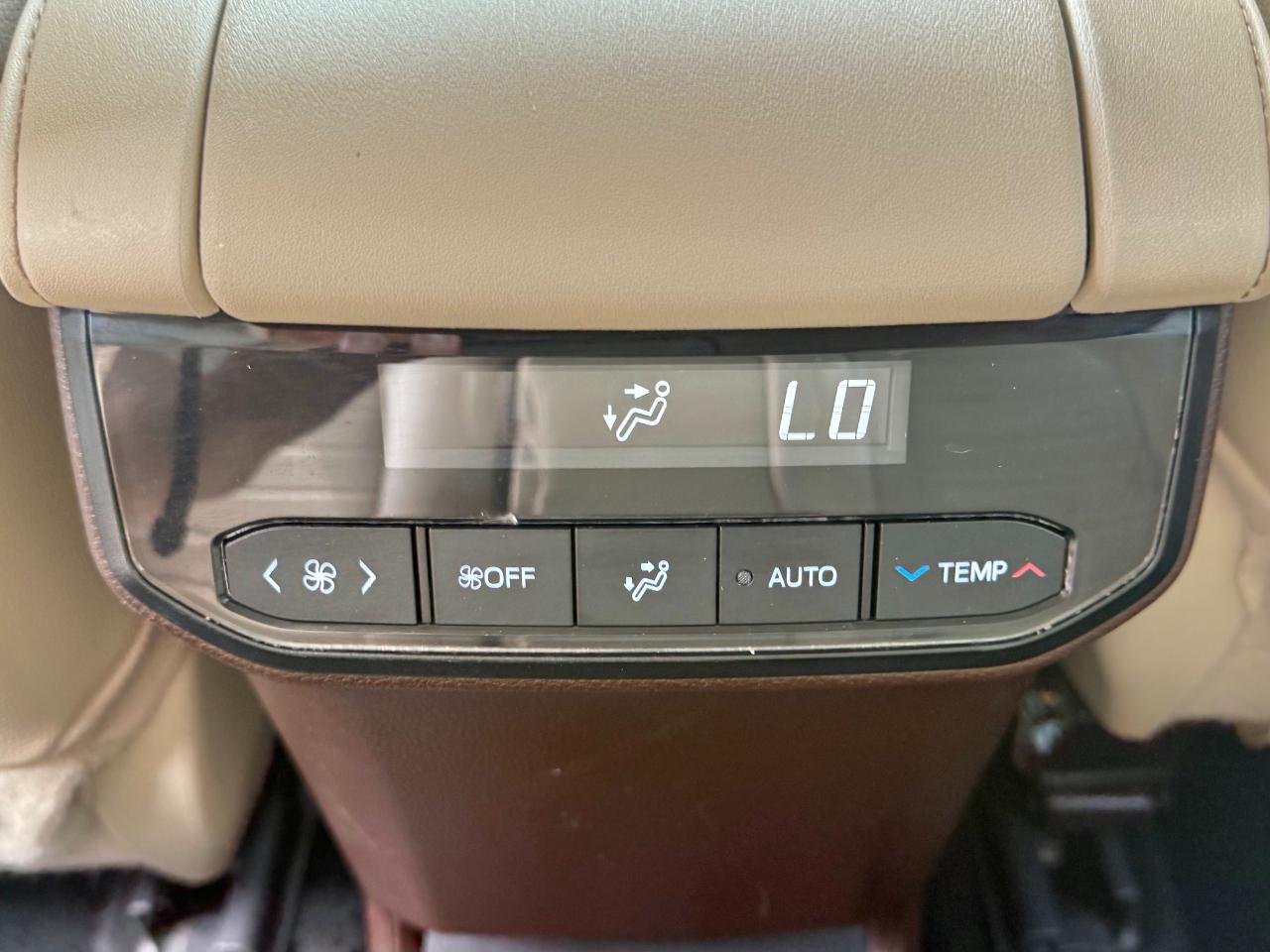 Toyota Highlander Hybrid XLE FWD (Natl) 2022
