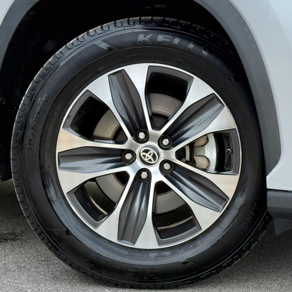Toyota Highlander Hybrid XLE FWD (Natl) 2022