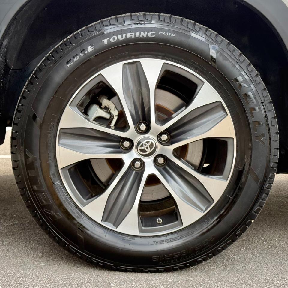 Toyota Highlander Hybrid XLE FWD (Natl) 2022