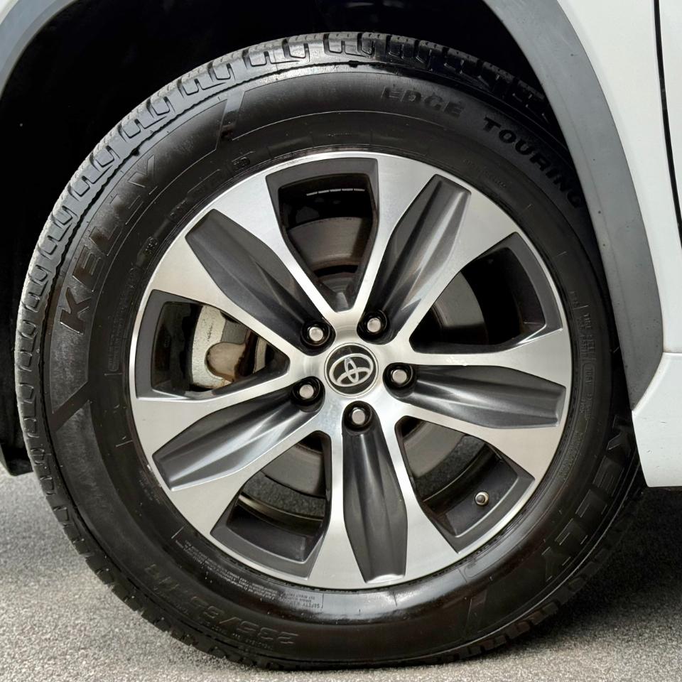 Toyota Highlander Hybrid XLE FWD (Natl) 2022