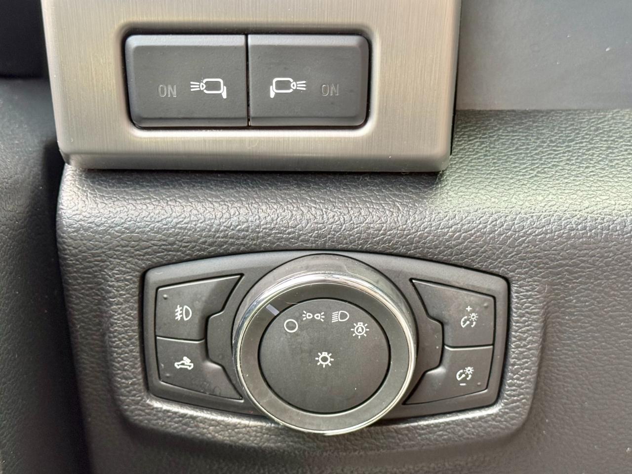Ford F-150 4WD SuperCrew 145" King Ranch 2015
