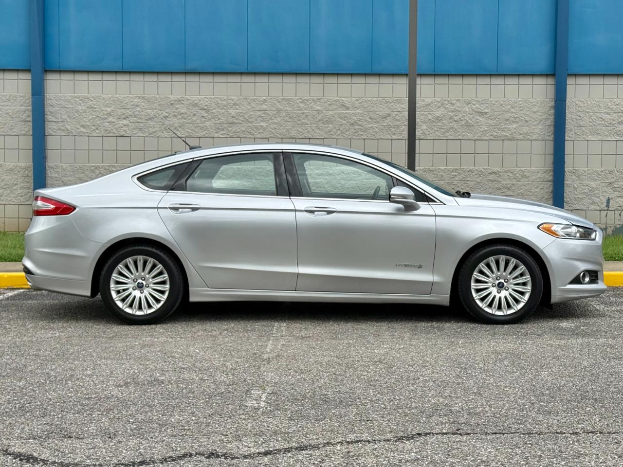 Ford Fusion 4dr Sdn SE Hybrid FWD 2015