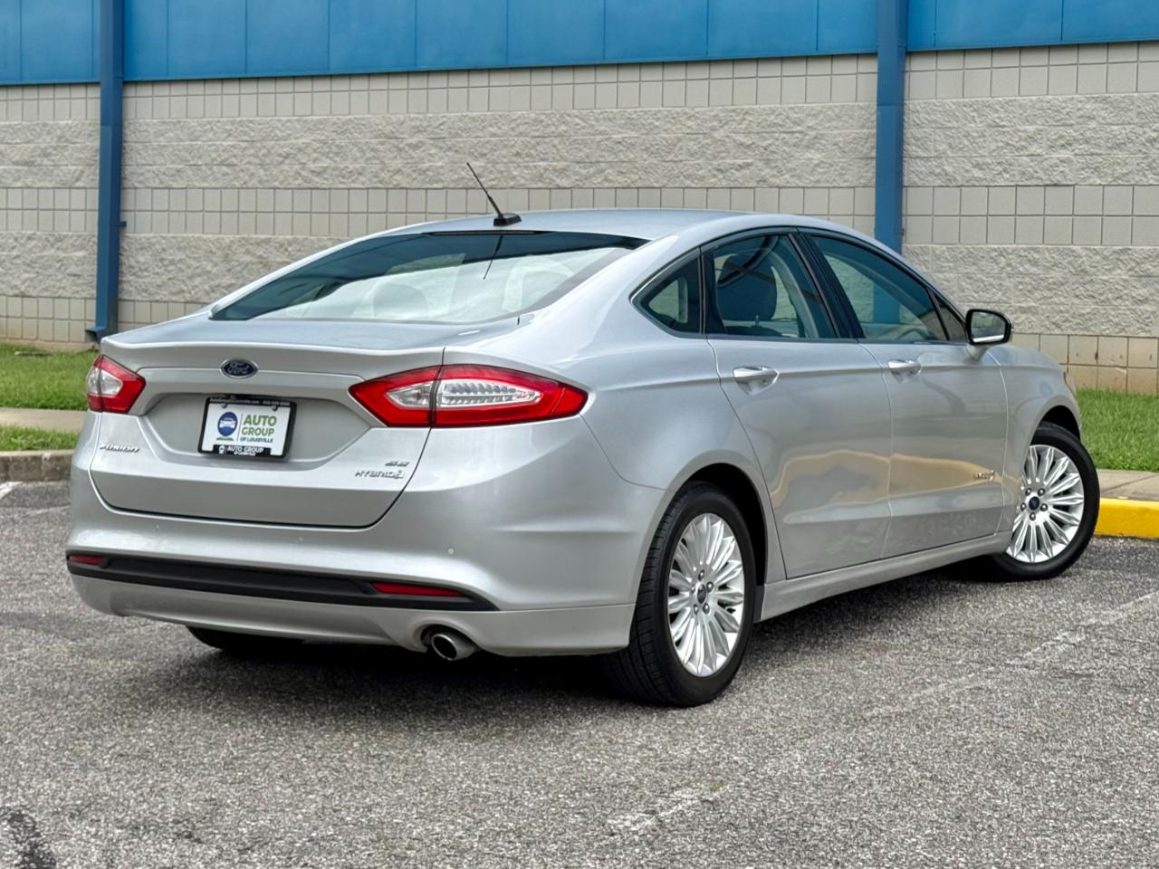 Ford Fusion 4dr Sdn SE Hybrid FWD 2015