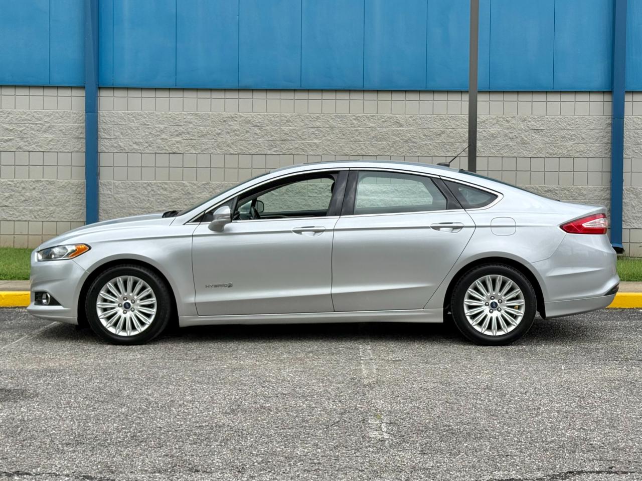 Ford Fusion 4dr Sdn SE Hybrid FWD 2015