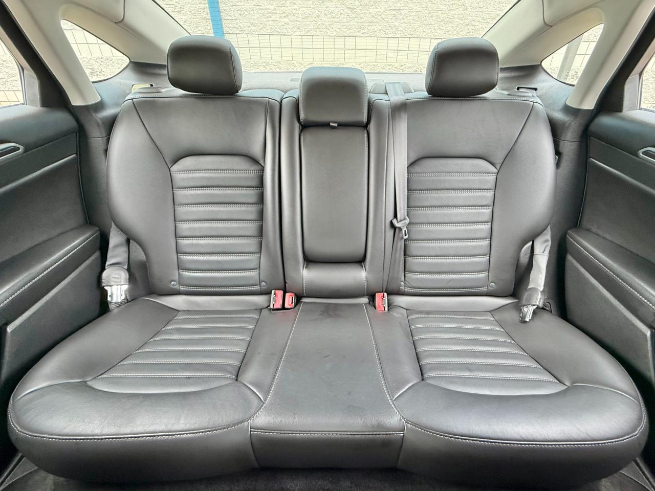 Ford Fusion 4dr Sdn SE Hybrid FWD 2015