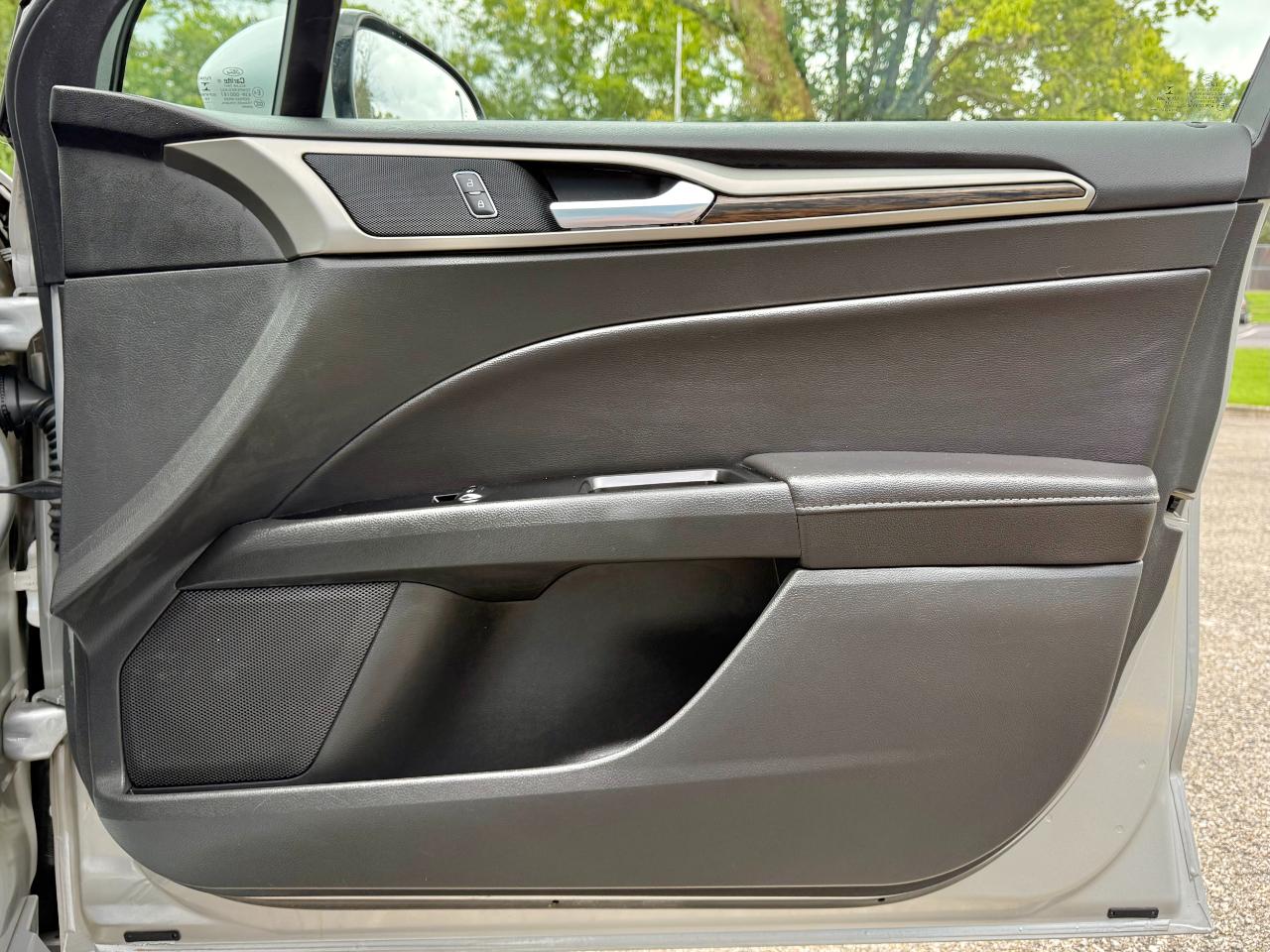 Ford Fusion 4dr Sdn SE Hybrid FWD 2015