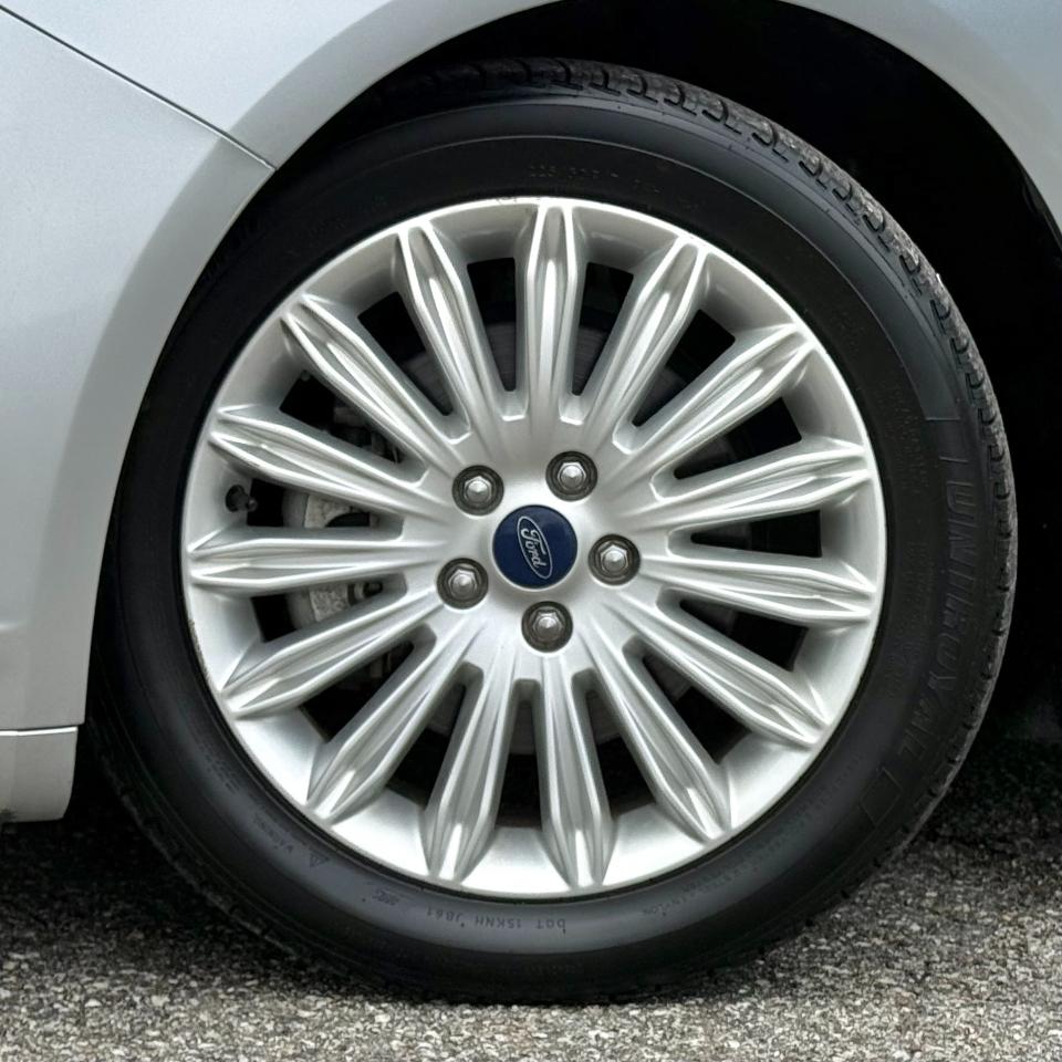 Ford Fusion 4dr Sdn SE Hybrid FWD 2015