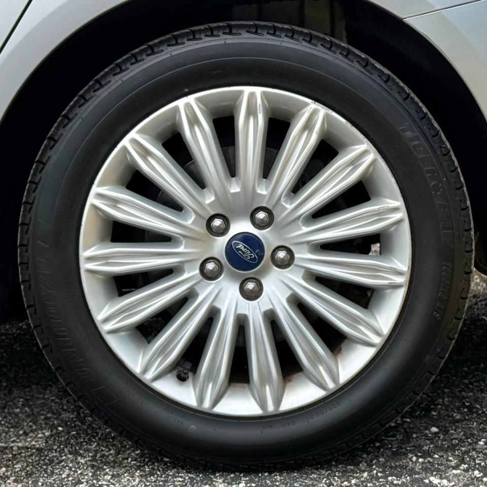 Ford Fusion 4dr Sdn SE Hybrid FWD 2015