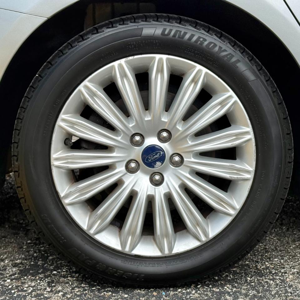 Ford Fusion 4dr Sdn SE Hybrid FWD 2015