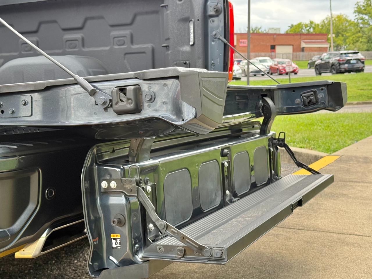 GMC Sierra 1500 4WD Crew Cab 147" Denali 2019