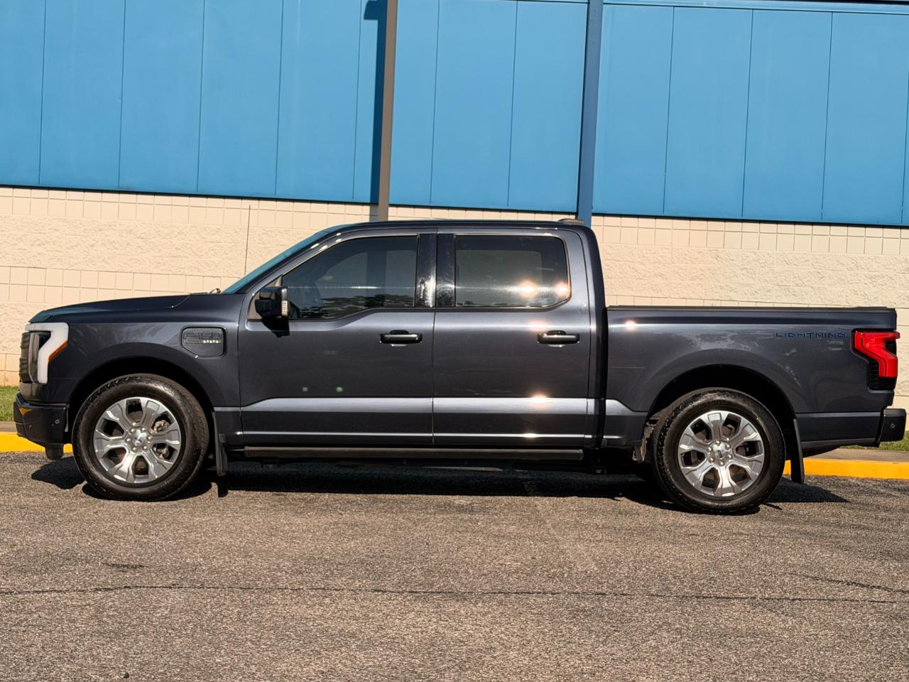 Ford F-150 Lightning LARIAT 4WD SuperCrew 5.5' Box 2022