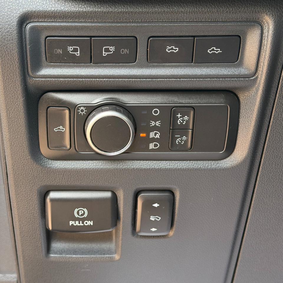Ford F-150 Lightning LARIAT 4WD SuperCrew 5.5' Box 2022