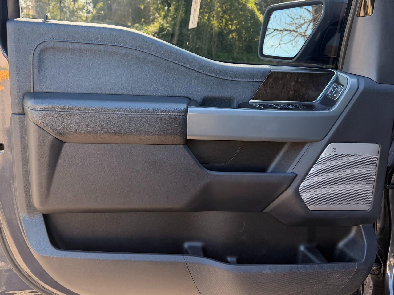 Ford F-150 Lightning LARIAT 4WD SuperCrew 5.5' Box 2022