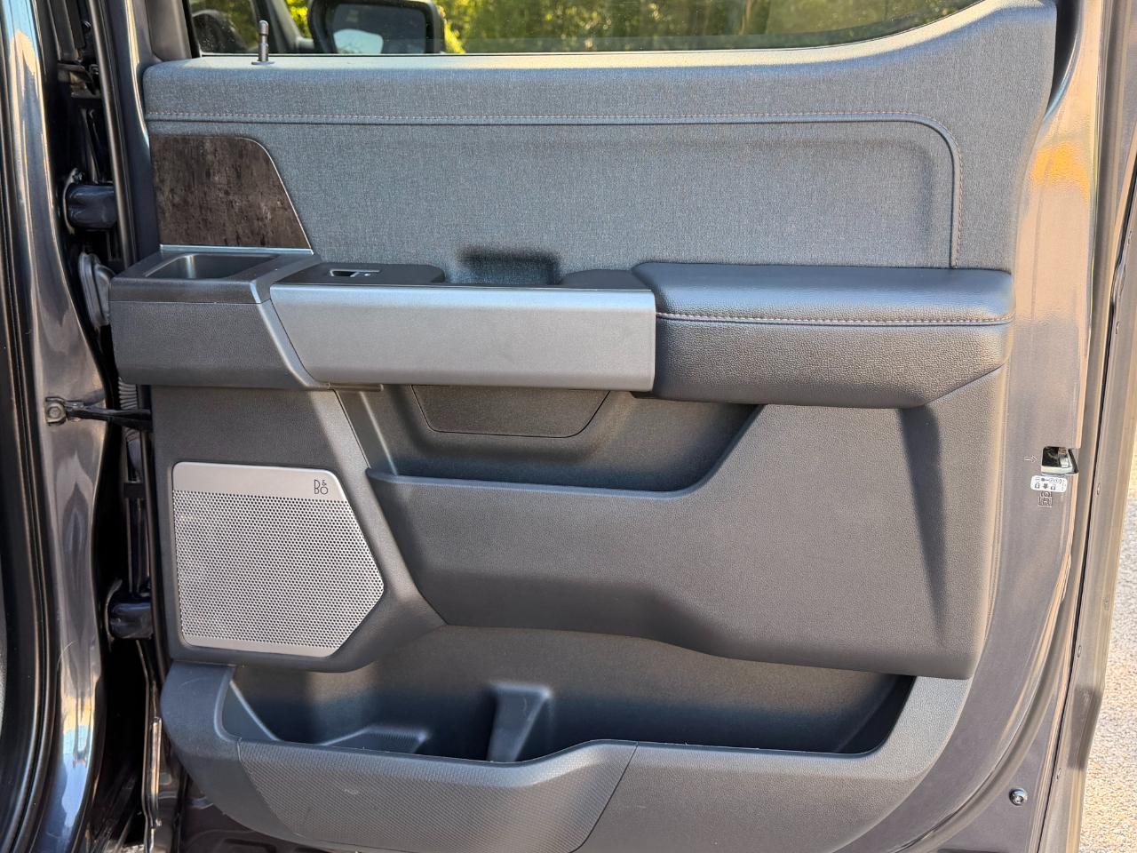 Ford F-150 Lightning LARIAT 4WD SuperCrew 5.5' Box 2022