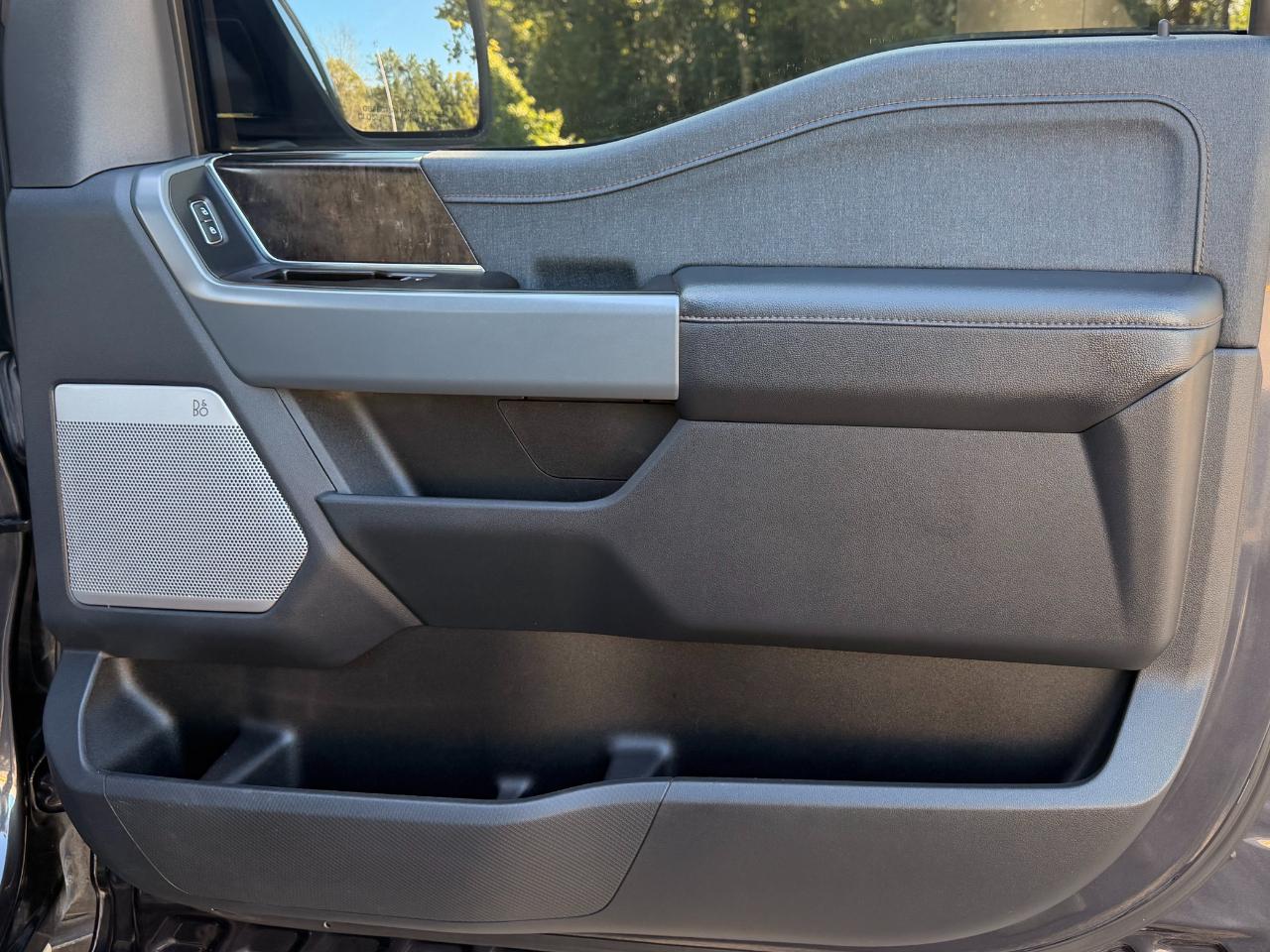 Ford F-150 Lightning LARIAT 4WD SuperCrew 5.5' Box 2022
