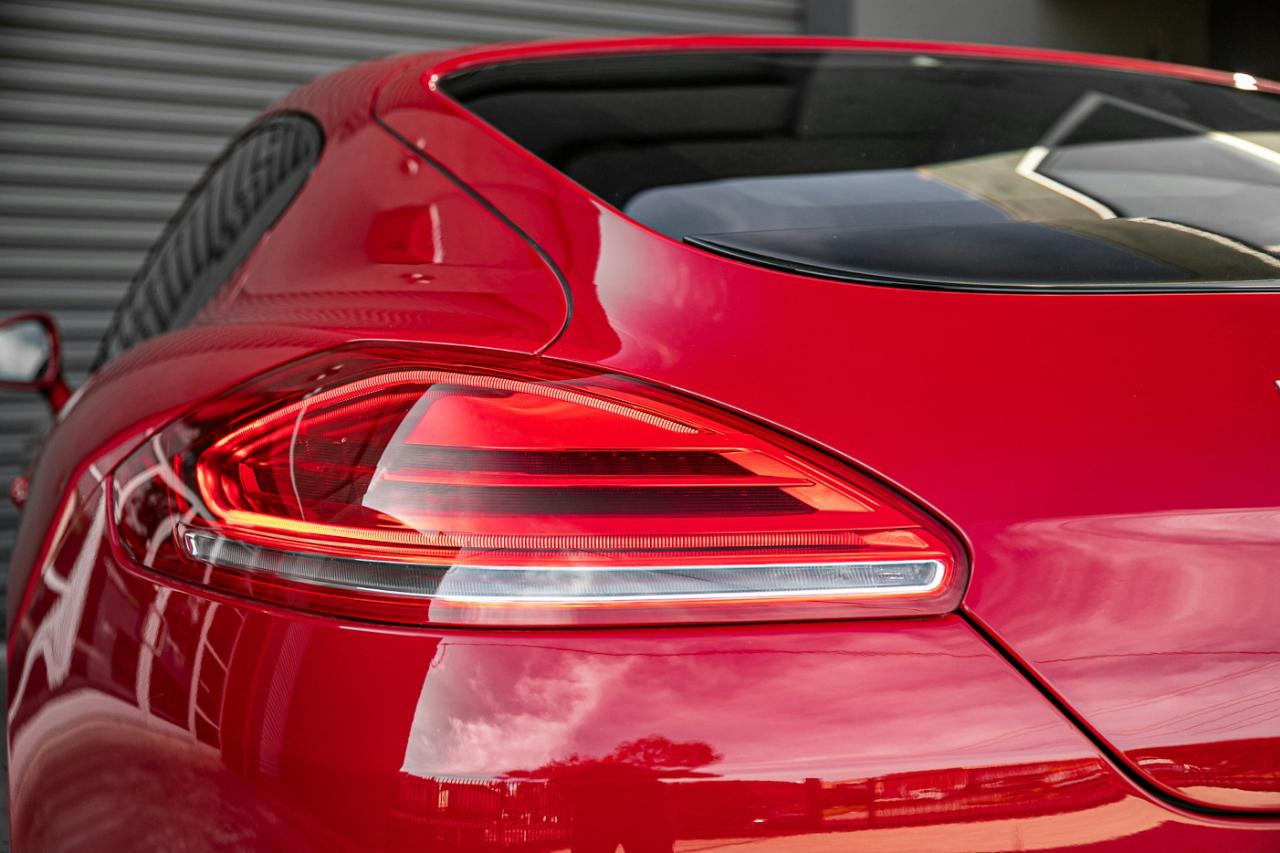 Porsche Panamera 4dr HB GTS 2016