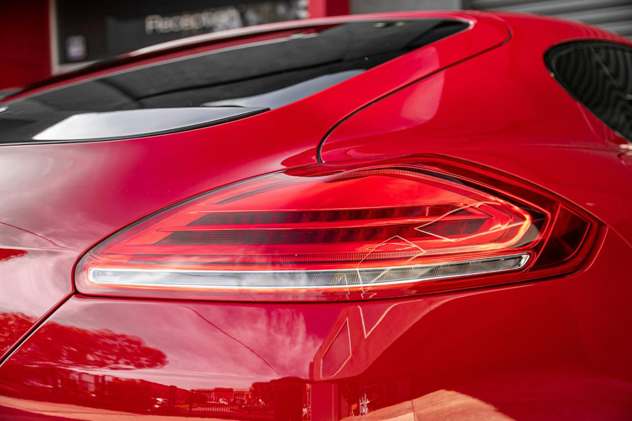 Porsche Panamera 4dr HB GTS 2016