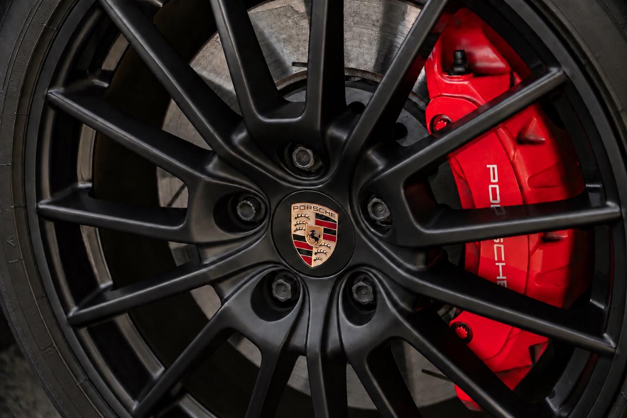 Porsche Panamera 4dr HB GTS 2016