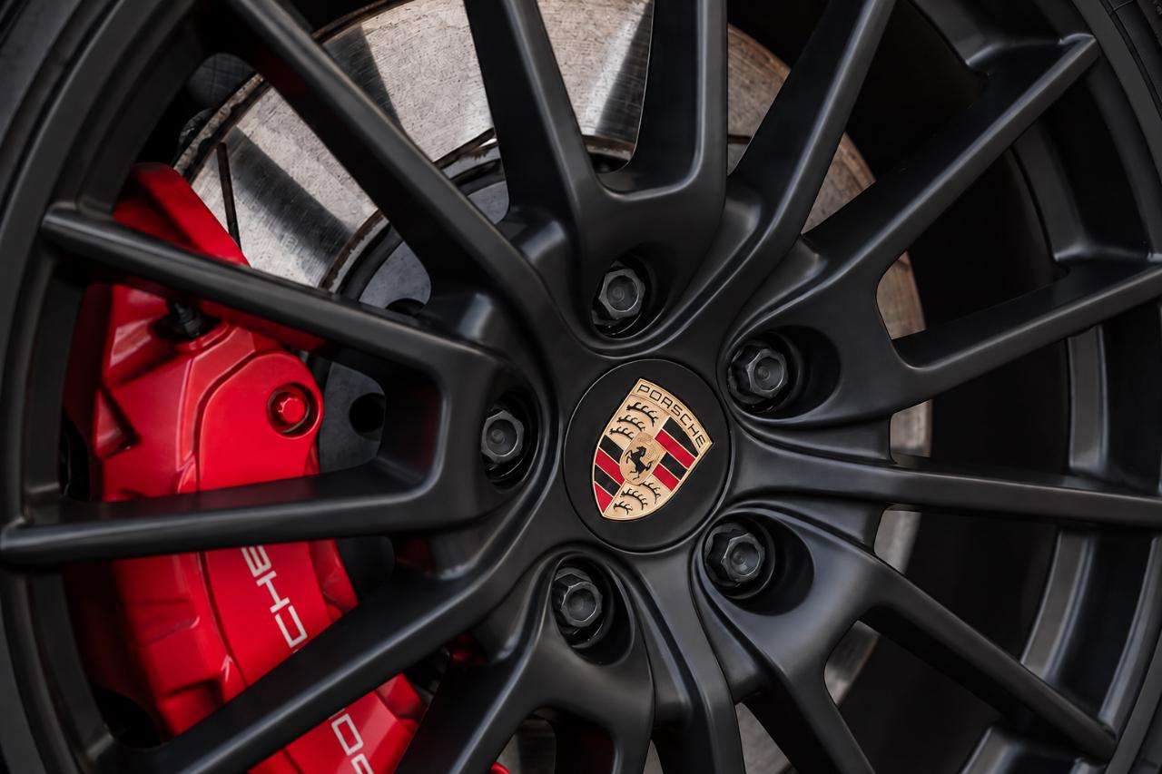 Porsche Panamera 4dr HB GTS 2016