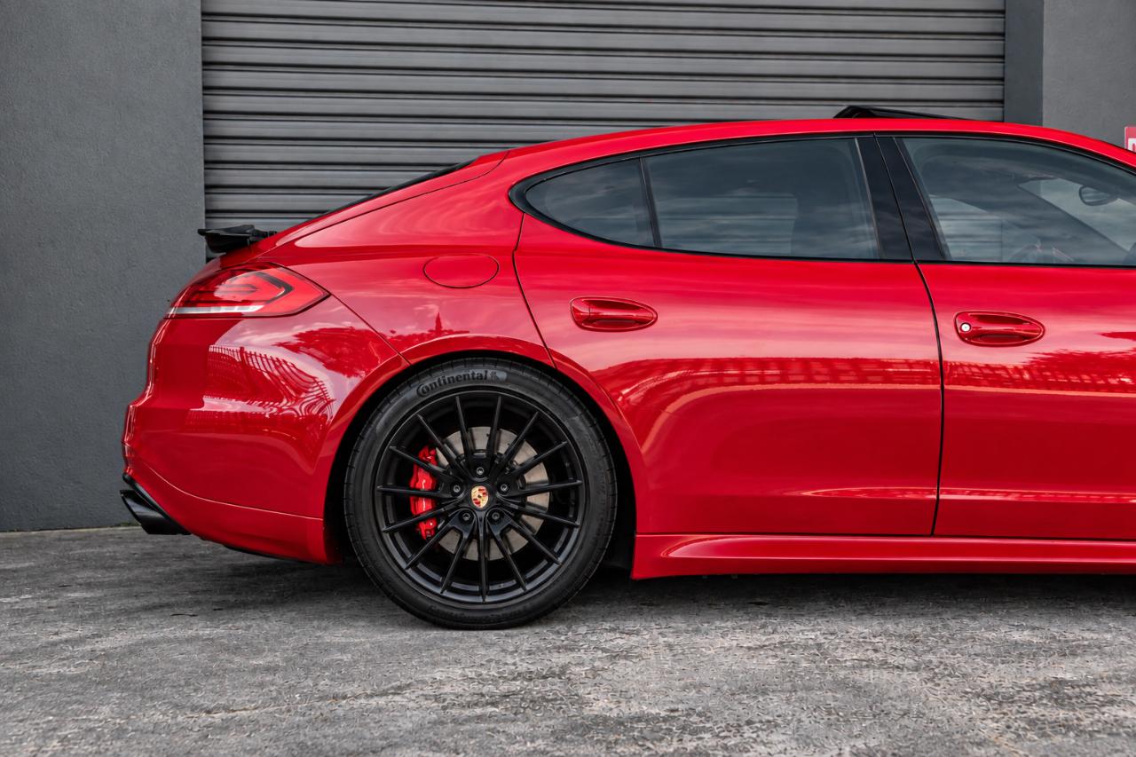 Porsche Panamera 4dr HB GTS 2016