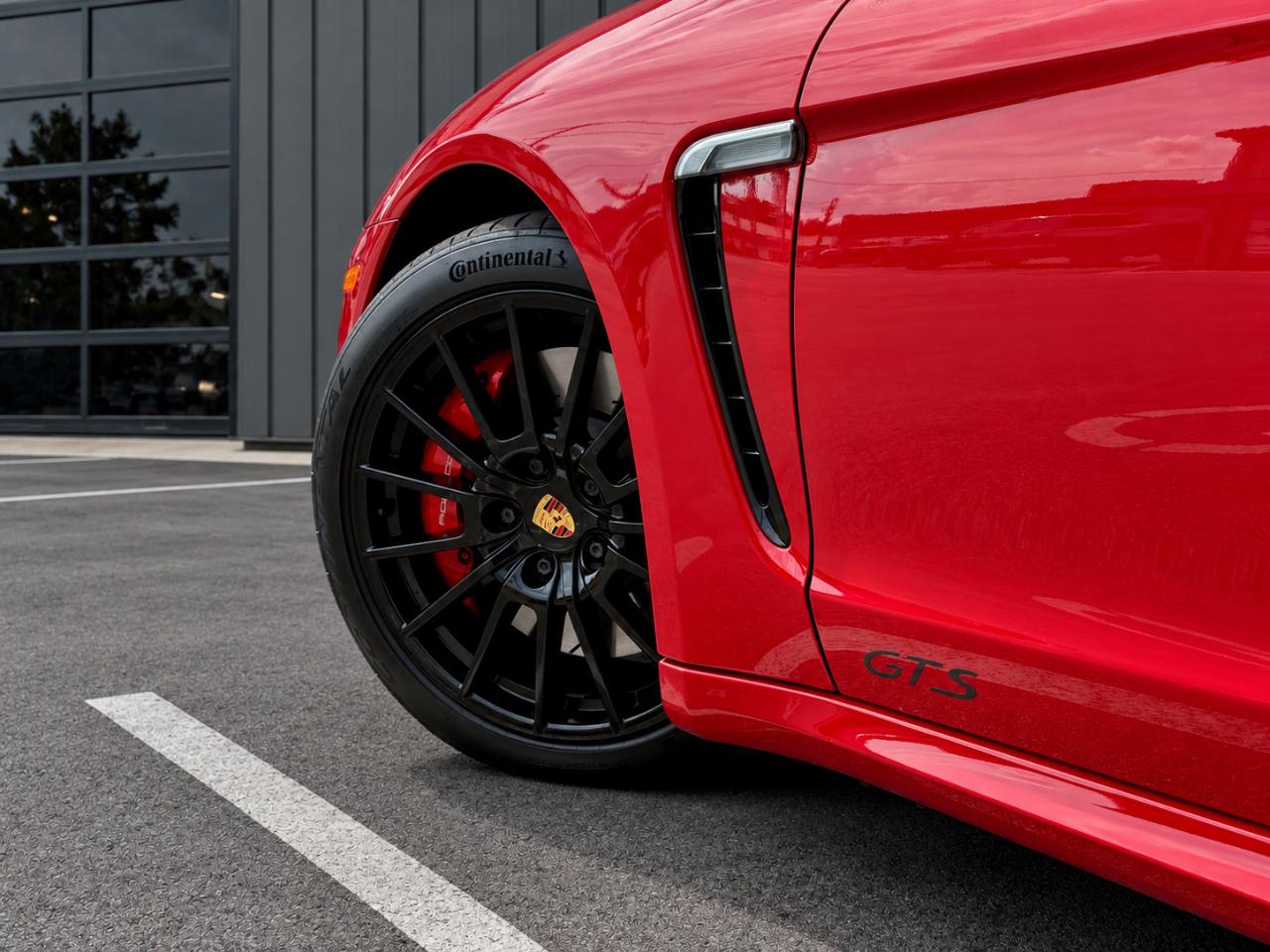 Porsche Panamera 4dr HB GTS 2016