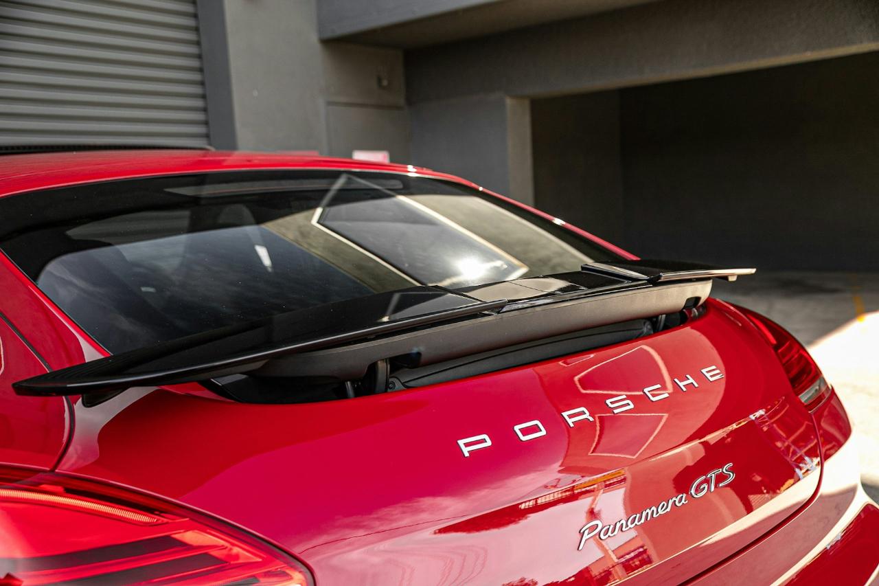 Porsche Panamera 4dr HB GTS 2016