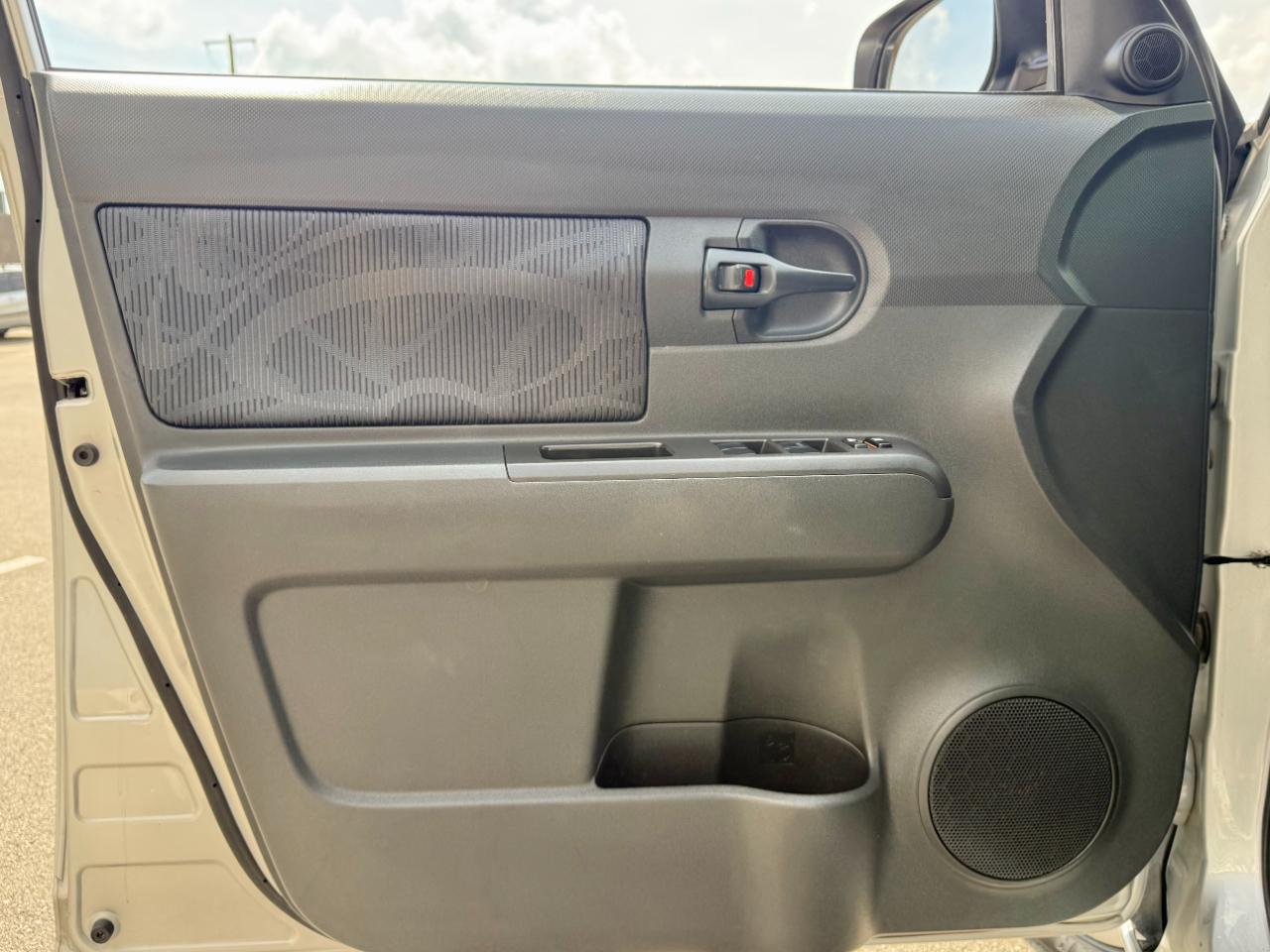 Scion xB 5dr Wgn Man (Natl) 2012
