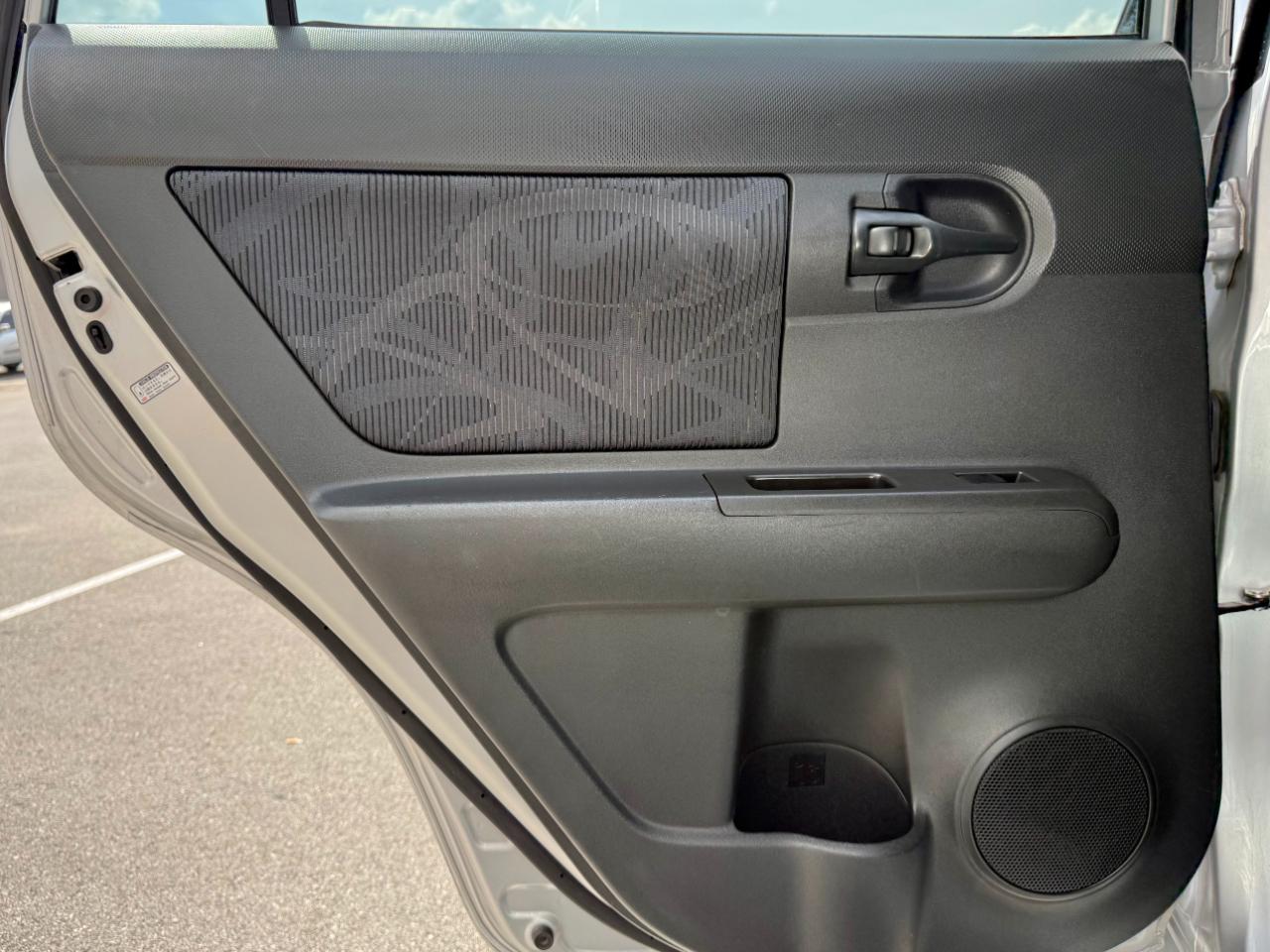 Scion xB 5dr Wgn Man (Natl) 2012