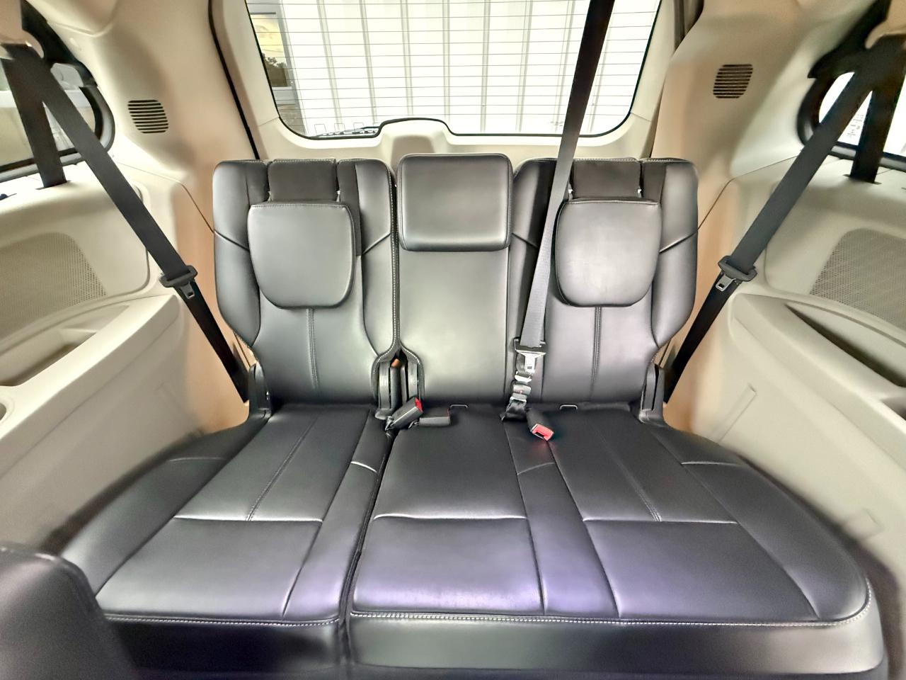 Chrysler Town & Country 4dr Wgn Limited Platinum 2016
